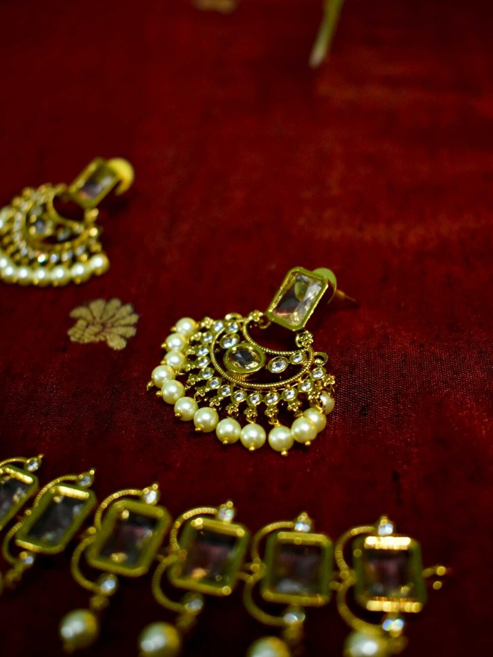 Lerora Timeless Indian Design Gold AD Choker Necklace Set LJ2