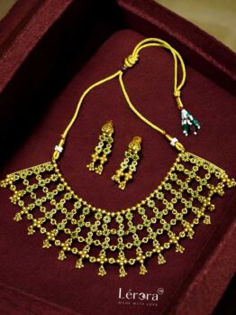 Lerora Pretty Traditional Full Coverage Gold Necklace