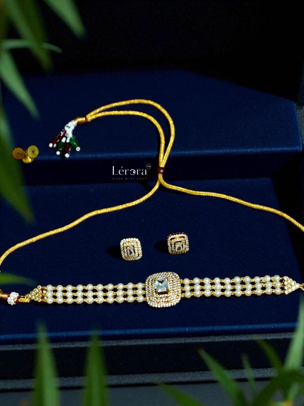 Lerora White Pearl Choker Set