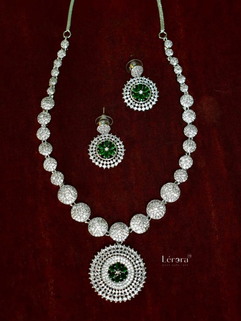 💚 Lerora Green Shimmering Cubic Zirconia Pendant Set – LJ5