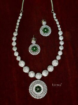 💚 Lerora Green Shimmering Cubic Zirconia Pendant Set – LJ5