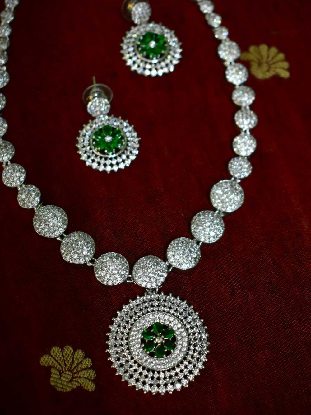 💚 Lerora Green Shimmering Cubic Zirconia Pendant Set – LJ5 - Image 2