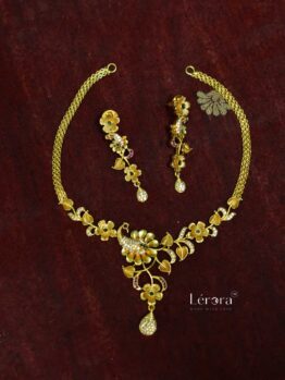 Lerora Unique trendy white Flower, Peacock Necklace Set LJ4