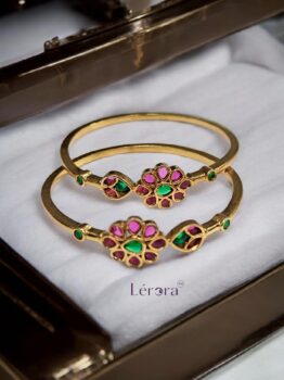 ✨ Lerora Antique Gold 22K Multicolour Bangle