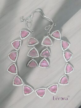 💖 Lerora Pink Triangle Diamond Look Necklace Set LJ10