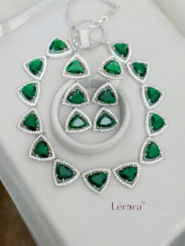 💚Lerora Green Triangle Diamond Look Necklace Set LJ10