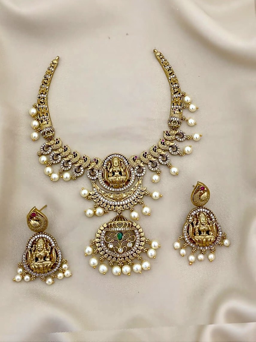 Lerora Lord Lakshmi Pendant Set for Women – LJ6 - Image 2